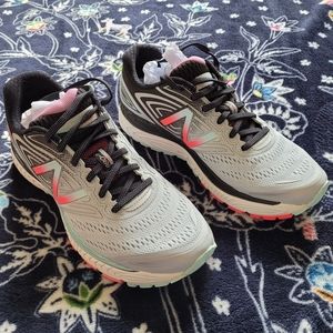 Women's running shoes